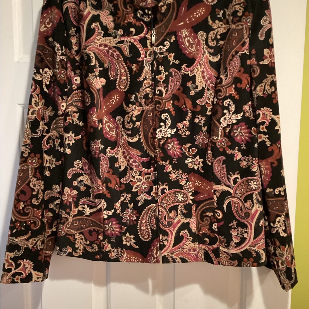 Blazer - Picture 2 of 5
